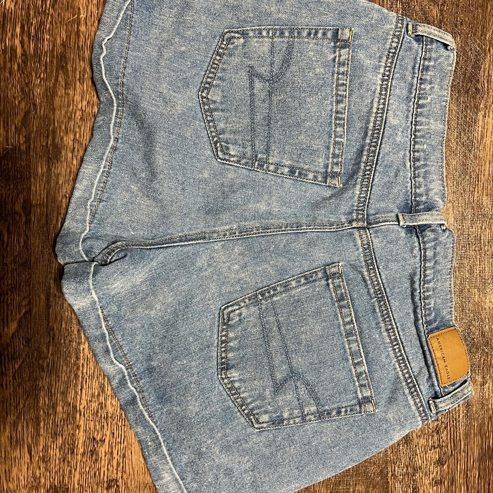 AMERICAN EAGLE MOM SHORTS SIZE 8